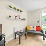 公寓 Meadows Cozy & Comfy 5br House By Altoluxo Short Lets & Serviced With Free Wifi & Parking *