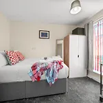 Meadows Cozy & Comfy 5br House By Altoluxo Short Lets & Serviced With Free Wifi & Parking 公寓 *