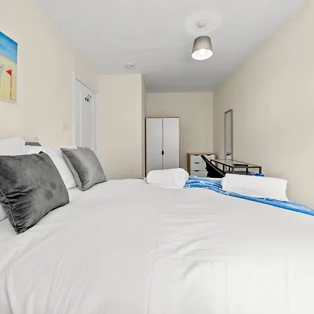 Meadows Cozy & Comfy 5br House By Altoluxo Short Lets & Serviced With Free Wifi & Parking Daire