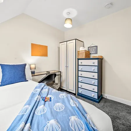 Meadows Cozy & Comfy 5br House By Altoluxo Short Lets & Serviced With Free Wifi & Parking Lejlighed *