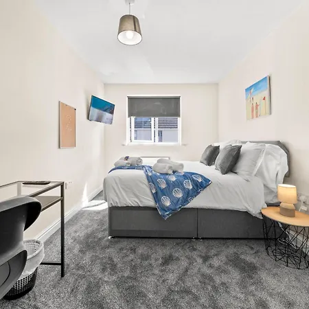 Meadows Cozy & Comfy 5br House By Altoluxo Short Lets & Serviced With Free Wifi & Parking Lejlighed