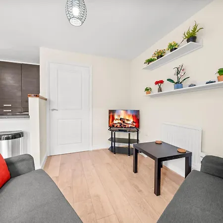 Meadows Cozy & Comfy 5br House By Altoluxo Short Lets & Serviced With Free Wifi & Parking * Bristol