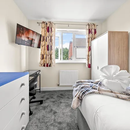 Meadows Cozy & Comfy 5br House By Altoluxo Short Lets & Serviced With Free Wifi & Parking Lejlighed *