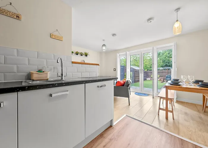 Meadows Cozy & Comfy 5br House By Altoluxo Short Lets & Serviced With Free Wifi & Parking * Bristol