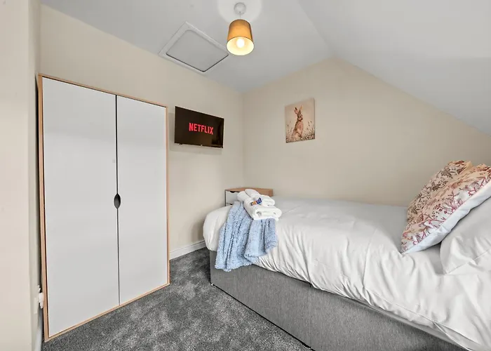 דירה Meadows Cozy & Comfy 5br House By Altoluxo Short Lets & Serviced With Free Wifi & Parking