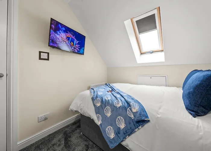 Meadows Cozy & Comfy 5br House By Altoluxo Short Lets & Serviced With Free Wifi & Parking בריסטול