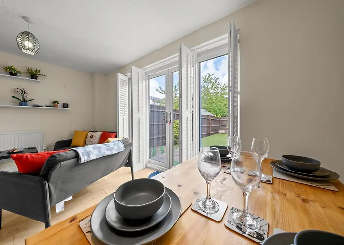 דירה Meadows Cozy & Comfy 5br House By Altoluxo Short Lets & Serviced With Free Wifi & Parking *