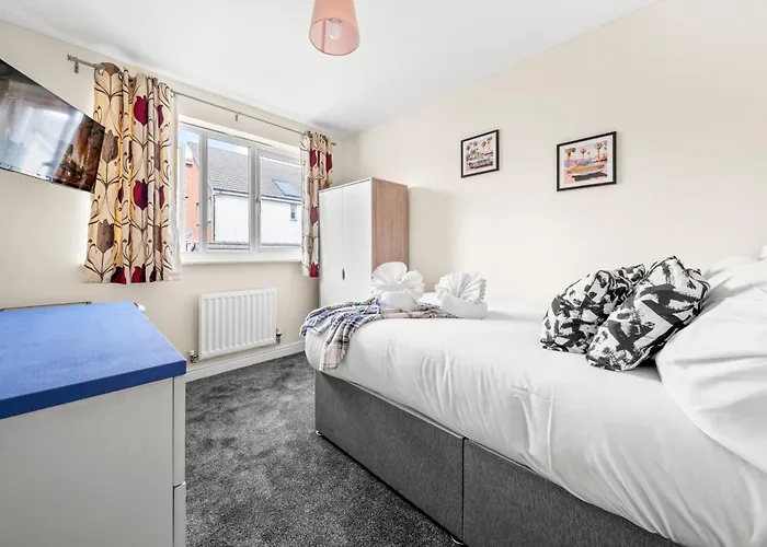 דירה Meadows Cozy & Comfy 5br House By Altoluxo Short Lets & Serviced With Free Wifi & Parking