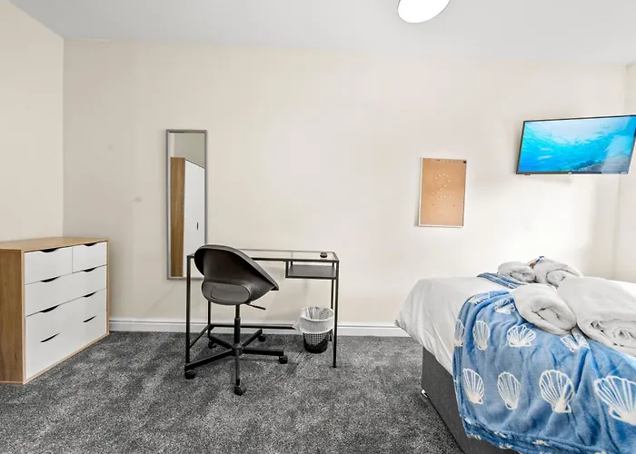 Meadows Cozy & Comfy 5br House By Altoluxo Short Lets & Serviced With Free Wifi & Parking * בריסטול