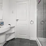 Meadows Cozy & Comfy 5br House By Altoluxo Short Lets & Serviced With Free Wifi & Parking 아파트 *