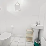 Διαμέρισμα Meadows Cozy & Comfy 5br House By Altoluxo Short Lets & Serviced With Free Wifi & Parking Μπρίστολ