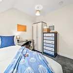 Meadows Cozy & Comfy 5br House By Altoluxo Short Lets & Serviced With Free Wifi & Parking 아파트 *