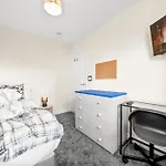 Meadows Cozy & Comfy 5br House By Altoluxo Short Lets & Serviced With Free Wifi & Parking Διαμέρισμα Μπρίστολ