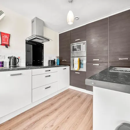 Meadows Cozy & Comfy 5br House By Altoluxo Short Lets & Serviced With Free Wifi & Parking Μπρίστολ