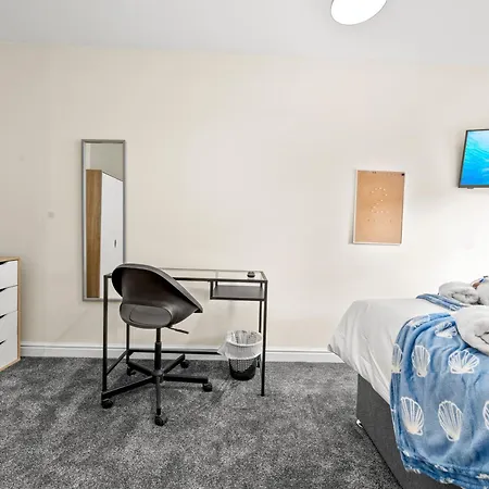 Meadows Cozy & Comfy 5br House By Altoluxo Short Lets & Serviced With Free Wifi & Parking * Bristol