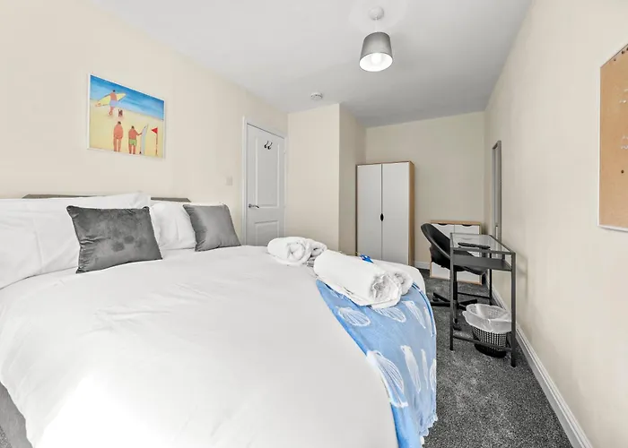 Meadows Cozy & Comfy 5br House By Altoluxo Short Lets & Serviced With Free Wifi & Parking Lägenhet Bristol