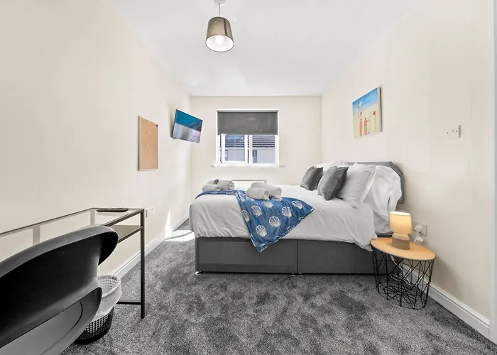 Meadows Cozy & Comfy 5br House By Altoluxo Short Lets & Serviced With Free Wifi & Parking Lägenhet