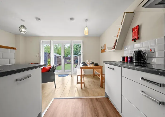 Meadows Cozy & Comfy 5br House By Altoluxo Short Lets & Serviced With Free Wifi & Parking Lägenhet Bristol