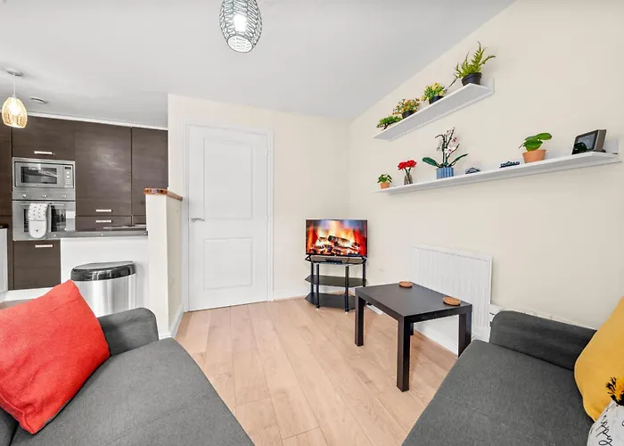 Meadows Cozy & Comfy 5br House By Altoluxo Short Lets & Serviced With Free Wifi & Parking * Bristol